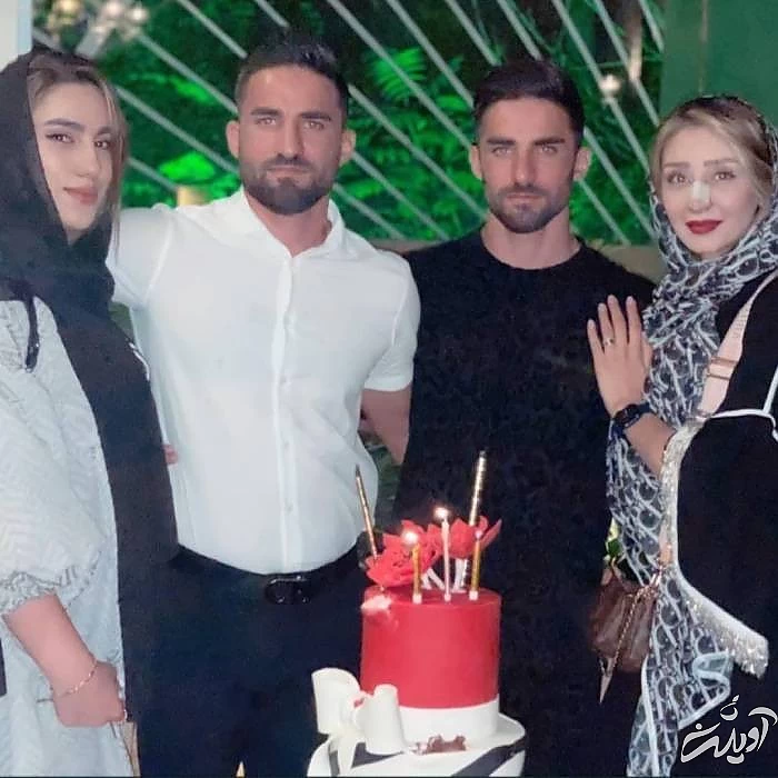 دوقلوهای فوتبال ایران در کنار همسران خود میلاد و مهرداد محمدی و همسرانشان